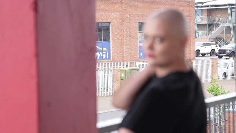 Euro Bald: 핫한 타지