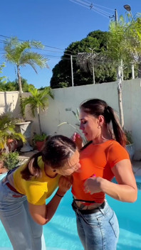 Filles En Désordre Au Bord De La Piscine, Jean Mouillé, Crème Et Taquinage Coquin - Partie 1