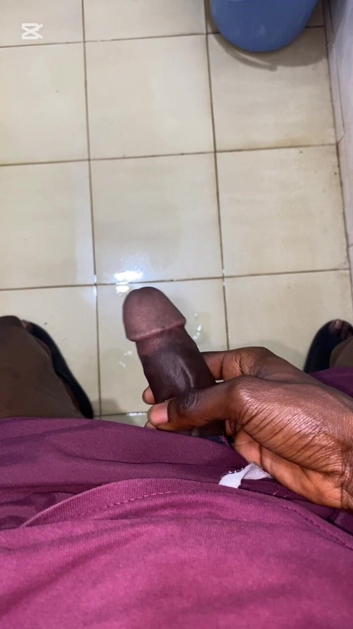 Slimniqqa: Shooting a Huge Cumload