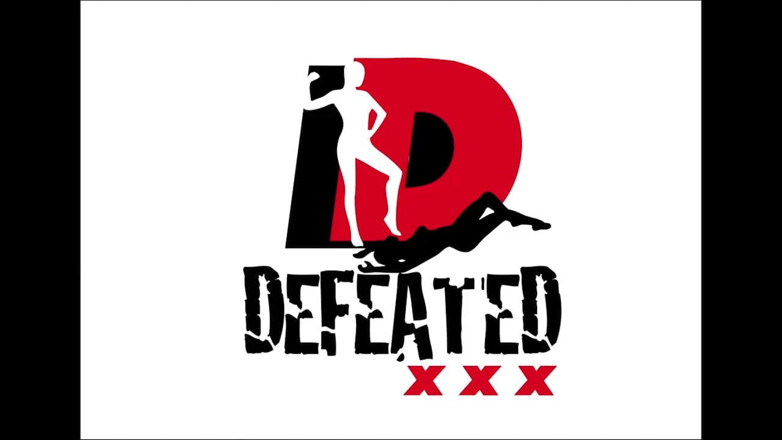 Defeated Sex Fight: 백인 소녀 vs 아프로 소녀 - 스칼렛 vs 자넬과 싸우는 핫한 섹시한 레슬링