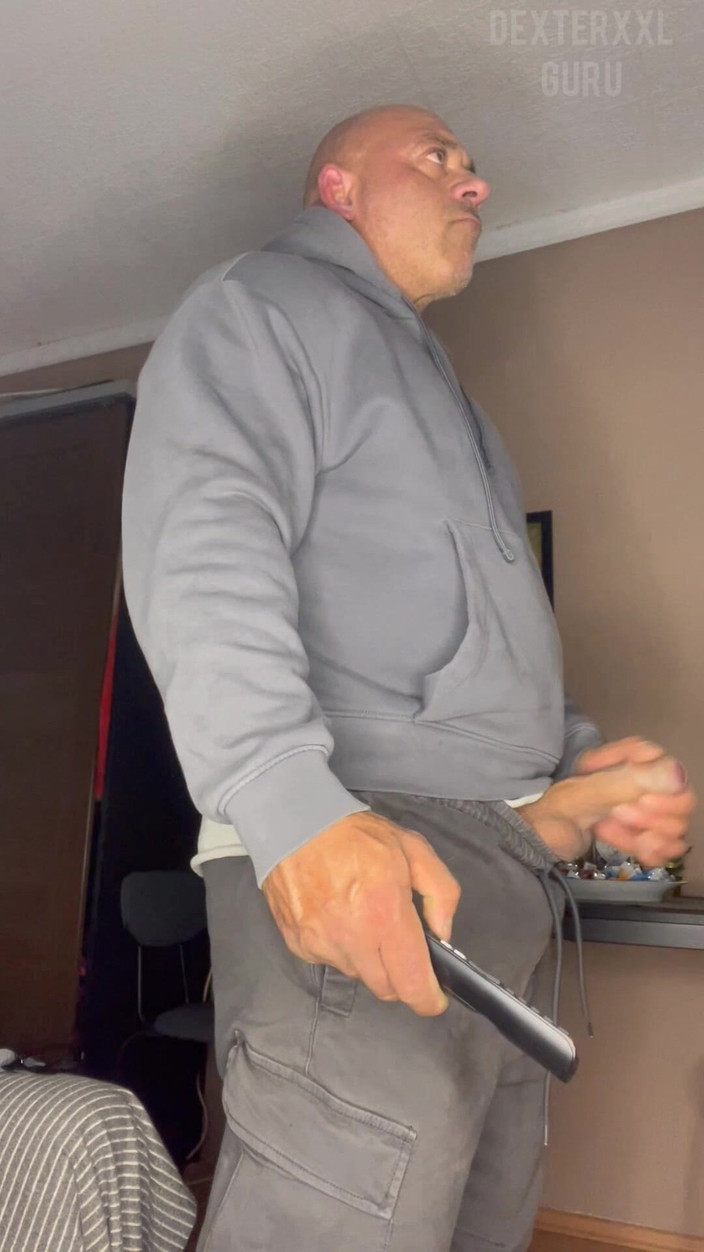 Mr. Guru: Encik Guru. Wank Quick Big Bodybuilder