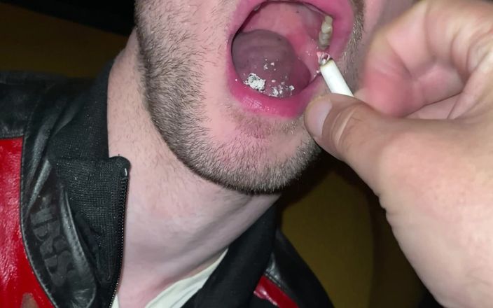 KinkySirius: Taxista nocturno follando duro y meando en motera de cuero