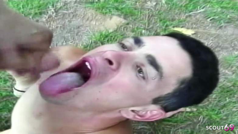 Shemale TS Collection: Un cazzo enorme scopa una trans all'aperto nel buco del...