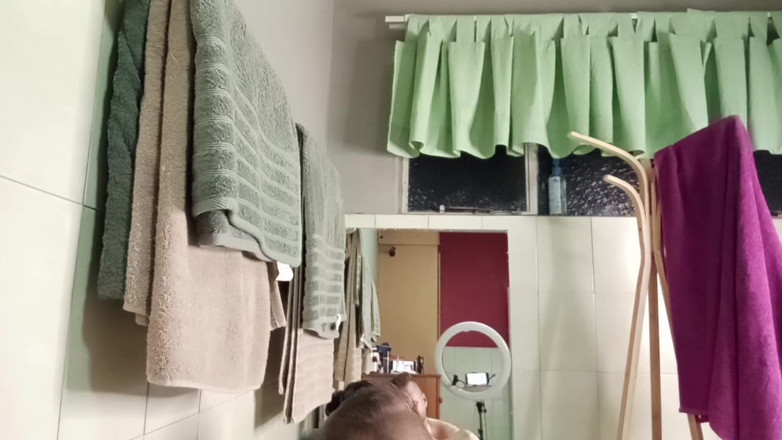 Bigjoefuckalott: Poznávám Svoji Spolubydlící