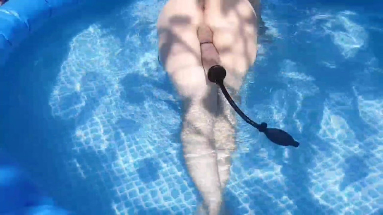 Kitty_Cross: Verbluffende shemale poseren met Snoep in schattige winkel