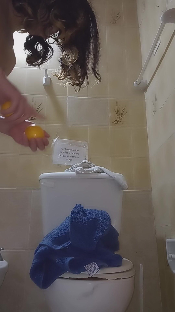 Celi Red: Fruits in My Ass