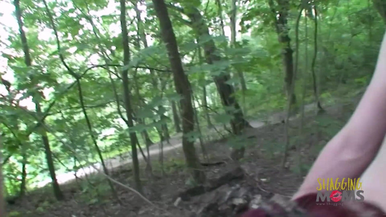Shagging Stepmoms: Redhead mature bitch spitroasted in the forest