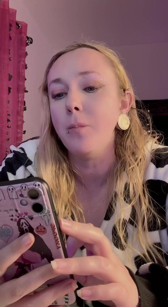 Kisicaxx: Ponížení malého penisu, čůrák rate relace