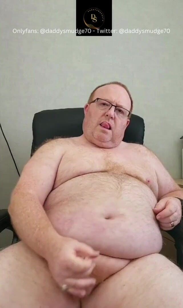 Daddysmudge: Wanks at Work and Cums Big Load