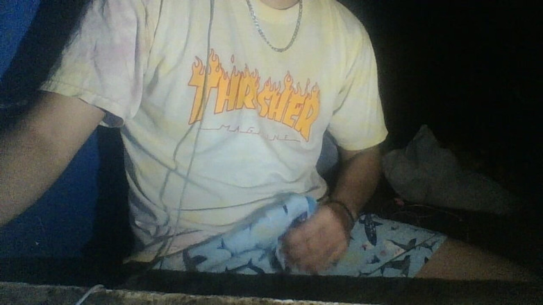 AlexAlejandro13: 在网络摄像头前