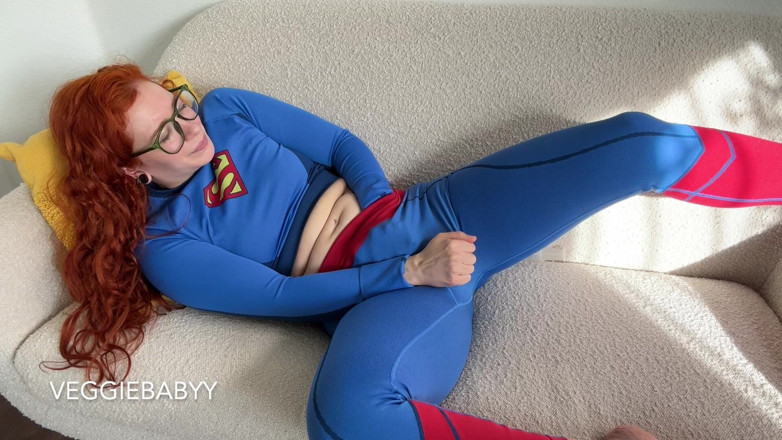 Veggiebabyy: Kryptonite, Sph i CBT sprawiają, że mały kutas Futa Supergirl Cum...