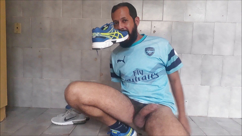 Stink HairyMale: Я в кроссовки (V000018)