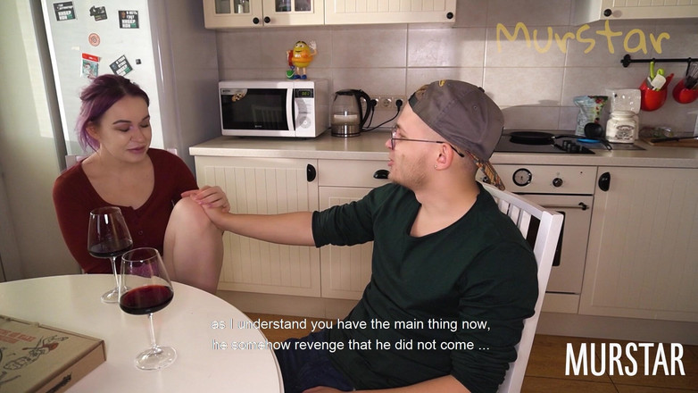 Toma Mur: バレンタインデーにピザマンと婚約者と浮気した。