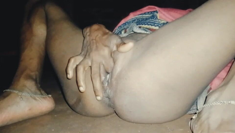 Deshi girl 9: Hot Indian Deshi Girl in Village Room Masterfinger Fuck Sex