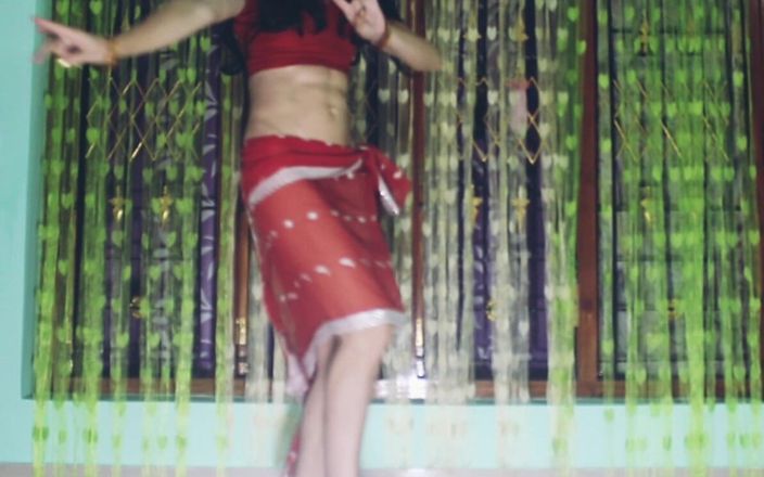Bolly Karma: Cette femme coquine a juste besoin de ma grosse noire.