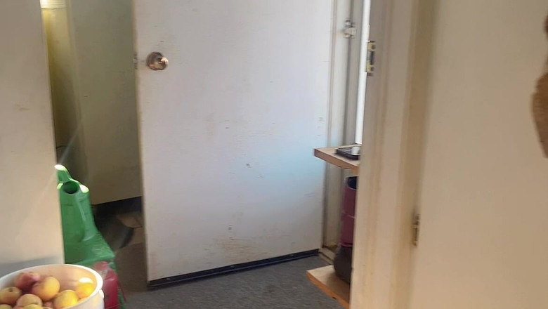 sweethanajapanese: おしっこ、汚れた膣が現れる 花ちゃんの小柄な女の子のいい眺め