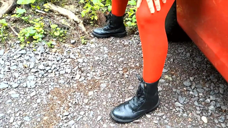Sandra Falkenhauer: I Get Excited in the Woods