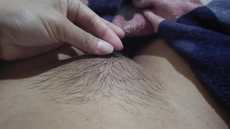 NadiaAlmer: Awek nakal Colmek di bilik adik ipar