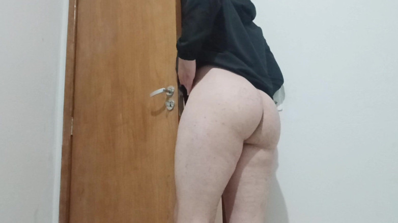 amateurbrazilian: Big Ass Brasil - Femboy Loiro Só De Shortinho Rebolando