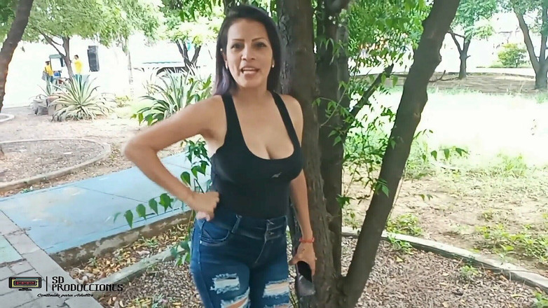 donato: レズビアンの友人は大きなプラスチックコックでお互いの猫をファック - スペイン語のポルノ