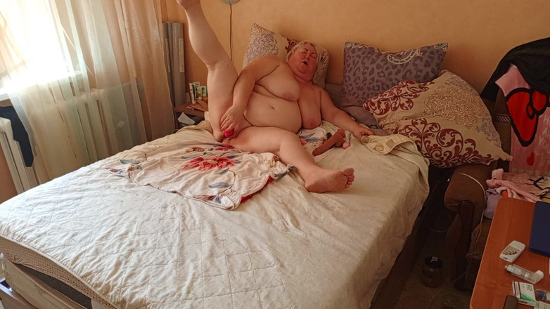 Zona901: Sousedka s velkým kulatým zadkem, masité kundy a sexuálními hračkami