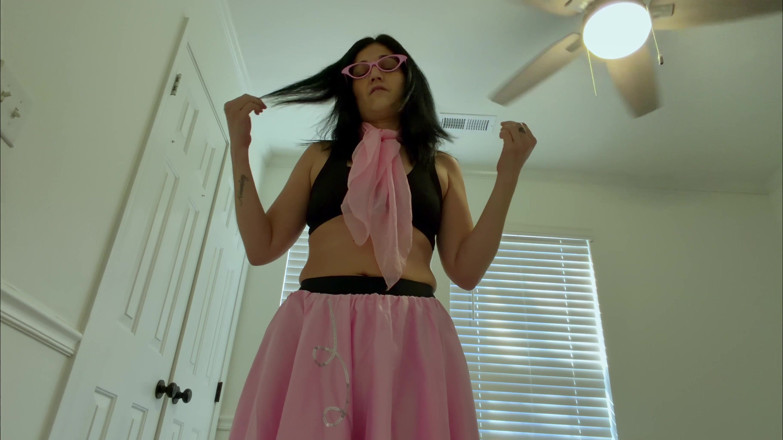 Kink in Time: Devyn's Sultry '50s Giantess Fantasy 4K POV Tiny Thrills Awaits!