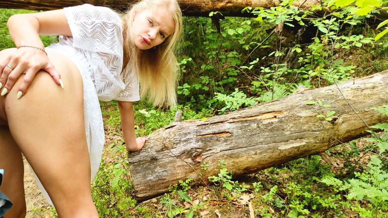 S-Wife Katy: Evli orta yaşlı seksi kadın turist grubunun arkasında kaldı ve...