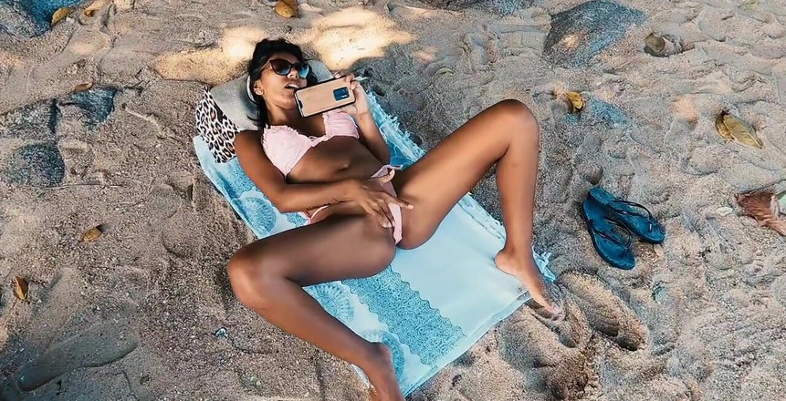 Kinky4love: Strandorgasm tittar på porr