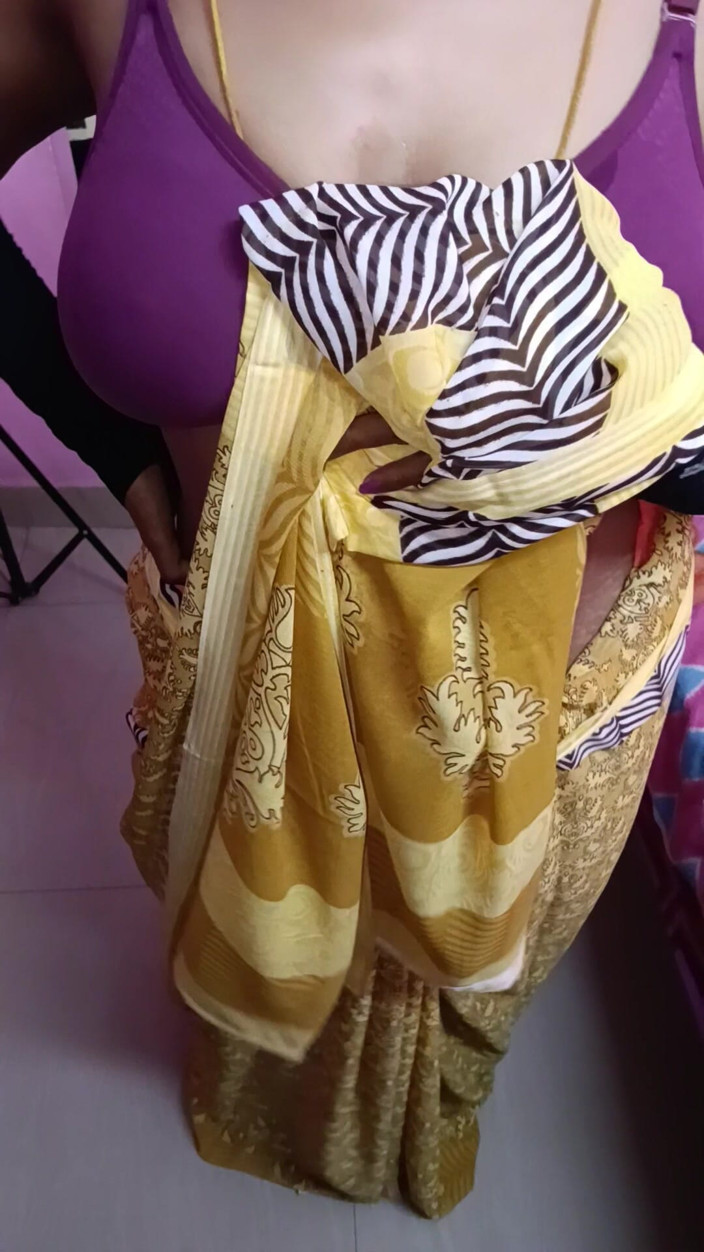 Reshmahotever: Tamil Hot Sari Dance