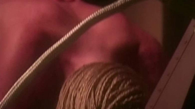 Onlyxfans: Bionda matura viene sditalinata e scopata duro