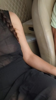 Desi freundin riskanter sex im auto. Gelutscht, gefickt, hanjob, abspritzen in der Öffentlichkeit