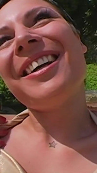 Sexy amatérka Jenny s mokrou kundičkou