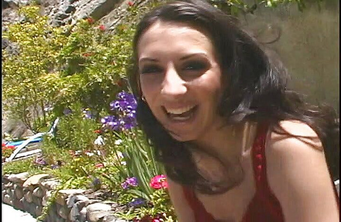 Cryptostudios: 더 많은 급여를 위해 상사에게 좋은 오럴을 해주는 십대 갈색 머리 베이비시터