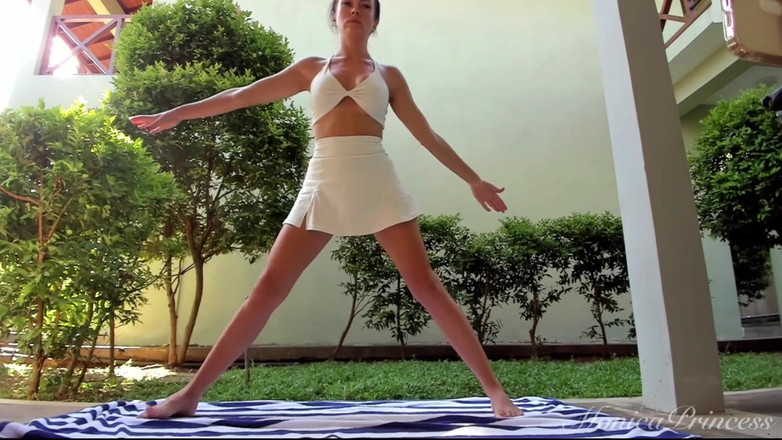 Princess Monica: Sensual Yoga Flow: Acolhe a Arte de Equilíbrio e Desejo