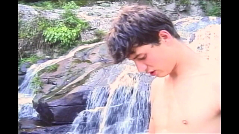 Latino Boys Studio: Горячие бразильские твинки трахаются вниз на воду, падение