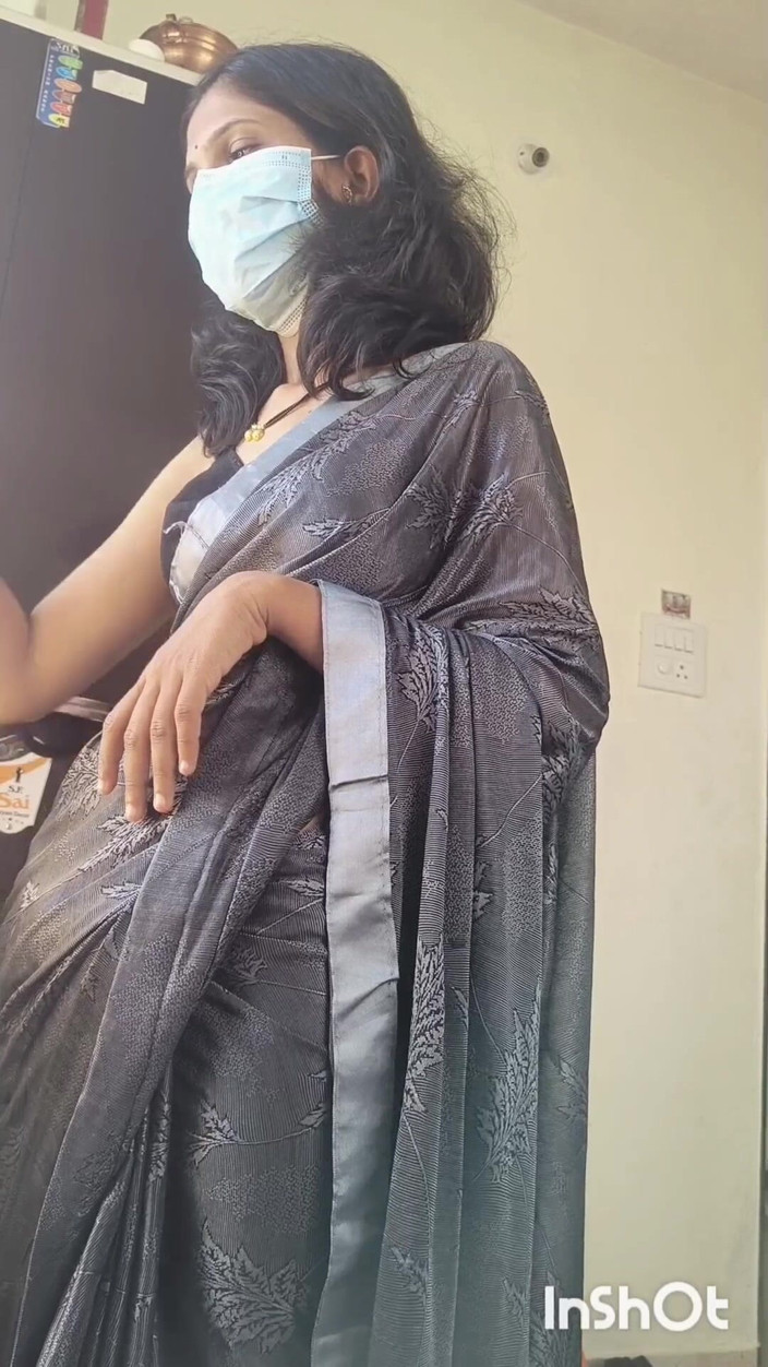 Desishycouple: Sexy Bhabhi Shivani seks met vriend van echtgenoot.