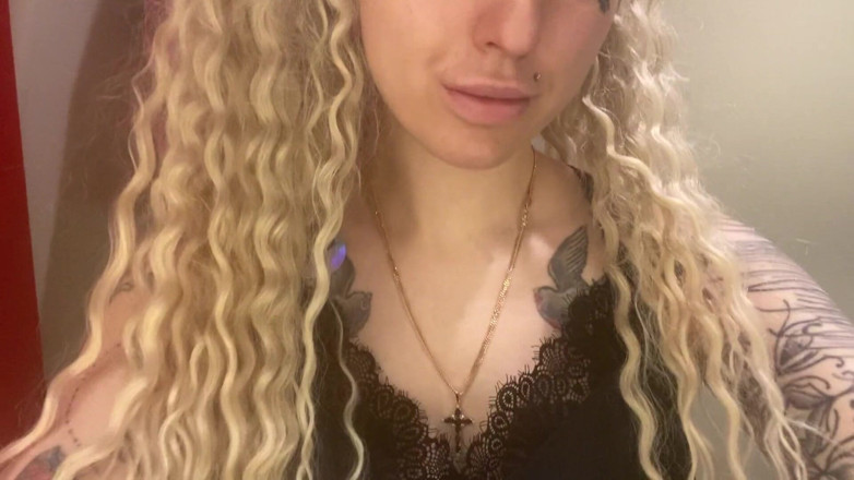 Barbietatoo1: Našel jsem oblečení na swingers párty