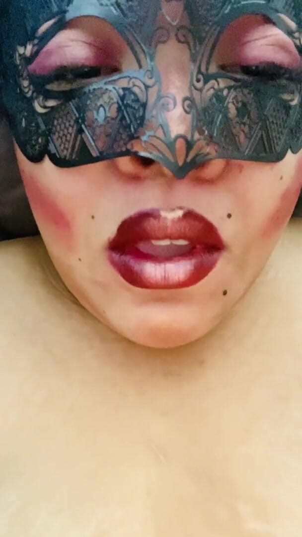 Blk Doll: Masked BBW roleplays
