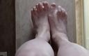 BBW nurse Vicki adventures with friends: Foot Lovers I Am Playing on the Wall Barefoot