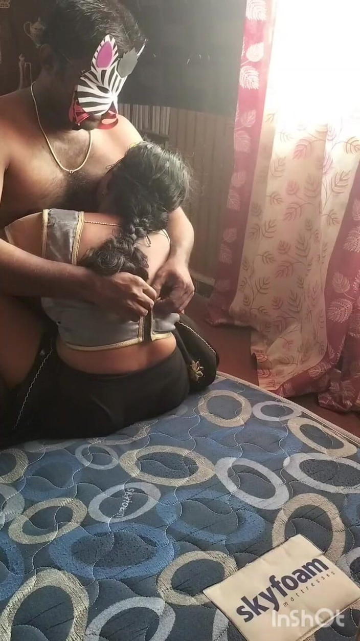 Funny couple porn studio: Soție futând cu degetul soțul, futai în poziția misionarului și pe la...