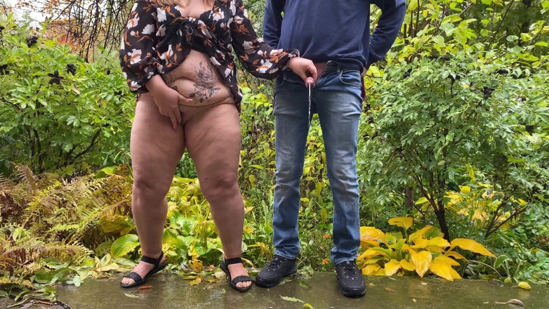 OurFetishLife: Le couple, qui fait pipi ensemble, reste ensemble