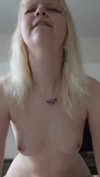 Kate, Das Hässliche Blonde Teen
