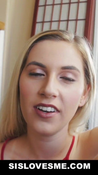 Blonde stiefschwester wird geil auf den fetten schwanz ihres stiefbruers