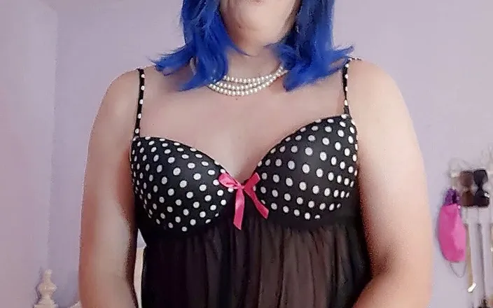 Victoria Lecherri: I want a Daddy to cum taste me all over!