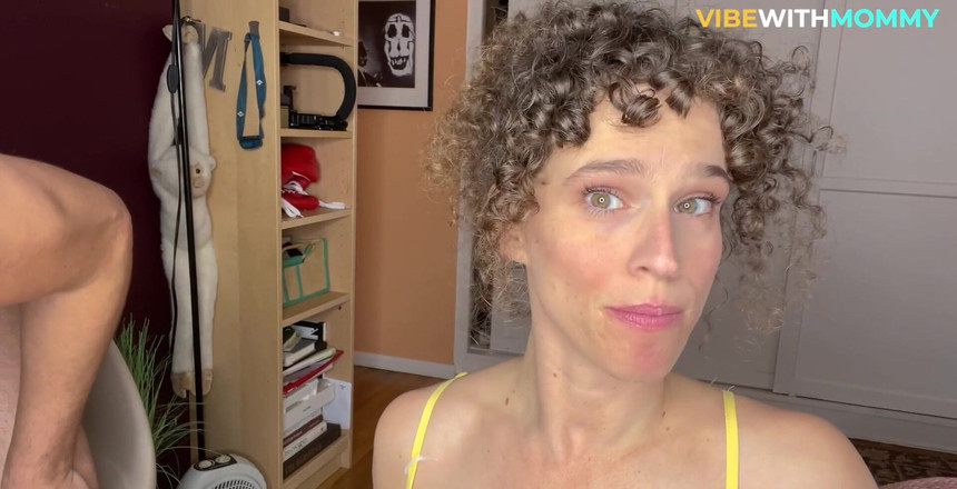 VibeWithMommy: Як висушити збудженого збоченого пасинка! Мачуха тут, щоб показати тобі крок за кроком, як висушити яйця своїх збуджених пасинок!