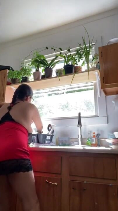 Porno angels: Housewife chores in the nude starring anna Maria Latina