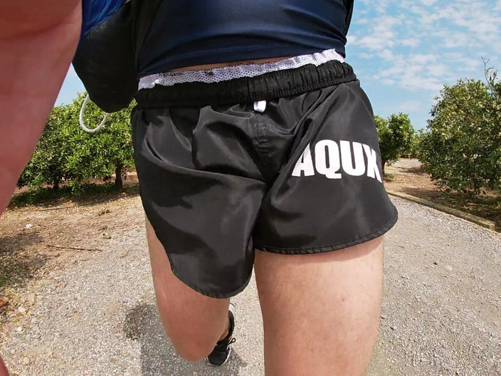 Cool Body: Seorang penunggang basikal tertangkap saya berlari dengan batang saya