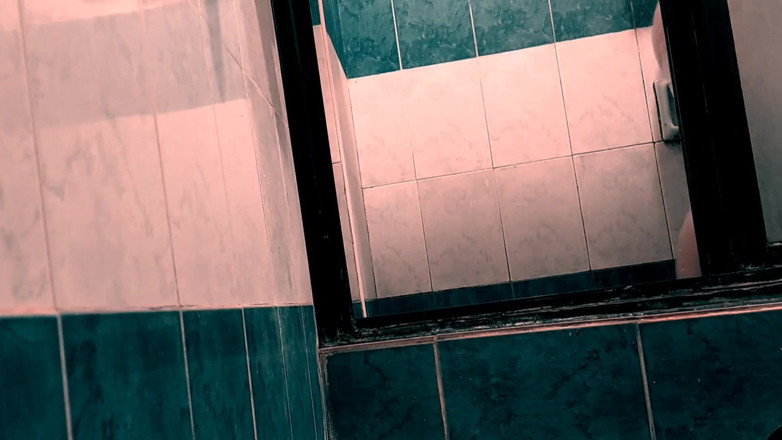 Grentie: Feeling horny in the shower