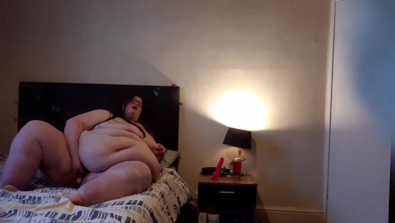 SSBBWLadyBrads: SSBBW BBW cums for you