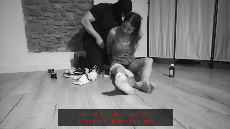 Luna Bondage Playground: Luna học bài học - nô lệ băng, băng bịt miệng,...